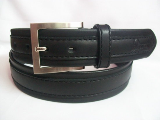 حزامه ...أنقذه من رصاصه طائشة !!!